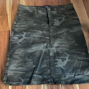 Camo skirt